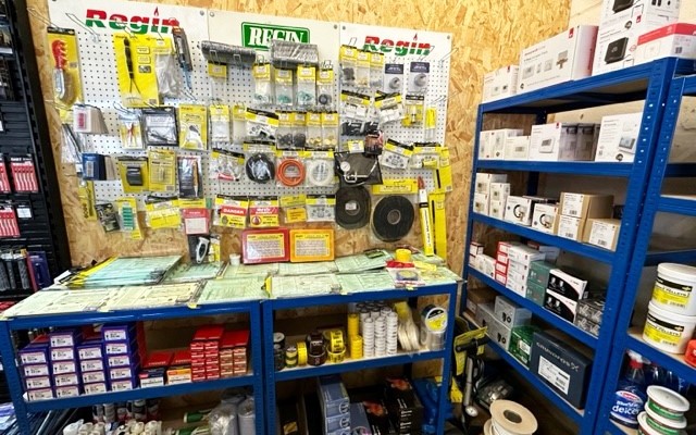 07 - Norwich Heating and Plumbing Trade Counter - Wymondham products