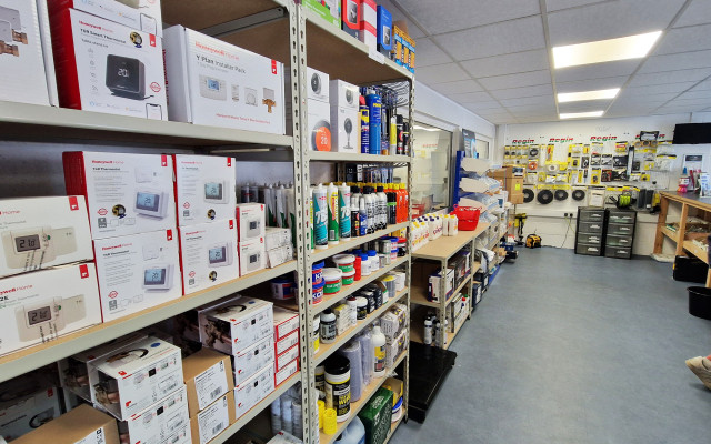 NHPS - Independent Heating & Plumbing Supplies Trade Counter - Honeywell and nest controls